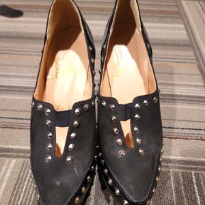 high heels 👠  with red soles